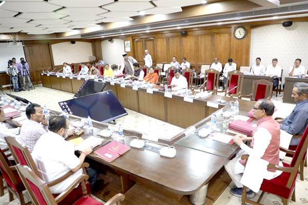 MP News : शिवराज कैबिनेट ने दी राज्य मिलेट मिशन को मंजूरी, ट्रांसजेंडर्स को मिलेगा ओबीसी का दर्जा MP News : शिवराज कैबिनेट ने दी राज्य मिलेट मिशन को मंजूरी, ट्रांसजेंडर्स को मिलेगा ओबीसी का दर्जा