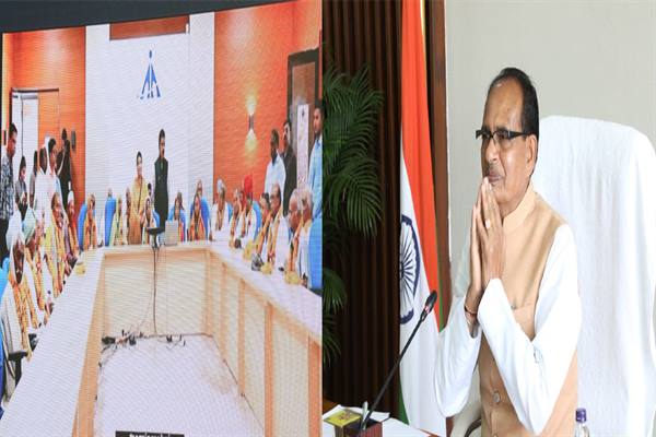 Virtual Meet : मुख्यमंत्री ने विमान से शिर्डी जा रहे देवास के 32 बुजुर्ग को दी शुभकामनाएँ Virtual Meet : मुख्यमंत्री ने विमान से शिर्डी जा रहे देवास के 32 बुजुर्ग को दी शुभकामनाएँ