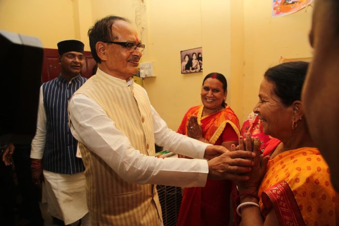 CM Shivraj : बहनों के जीवन में सामाजिक क्रांति का वाहक बनेगी “लाड़ली बहना योजना” CM Shivraj : बहनों के जीवन में सामाजिक क्रांति का वाहक बनेगी “लाड़ली बहना योजना”
