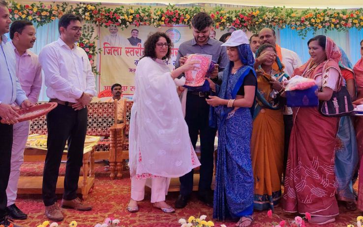 सेमरसल में जिला स्तरीय जनसमस्या निवारण शिविर आयोजित, 90 आवेदनों का हुआ मौके पर निराकरण सेमरसल में जिला स्तरीय जनसमस्या निवारण शिविर आयोजित, 90 आवेदनों का हुआ मौके पर निराकरण