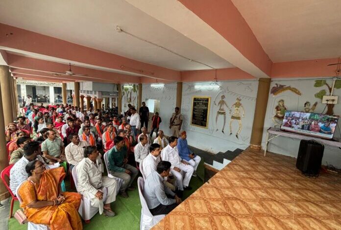 प्रदेश के कैबिनेट मंत्री लखन लाल देवांगन ने भाजपा पदाधिकारियों और आम नागरिकों के साथ सुनी मन की बात प्रदेश के कैबिनेट मंत्री लखन लाल देवांगन ने भाजपा पदाधिकारियों और आम नागरिकों के साथ सुनी मन की बात