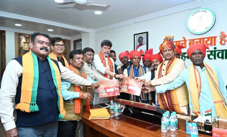 मुख्यमंत्री साय को बस्तर दशहरा कार्यक्रम में शामिल होने का मिला न्यौता मुख्यमंत्री साय को बस्तर दशहरा कार्यक्रम में शामिल होने का मिला न्यौता