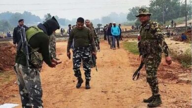 सीआरपीएफ कैंप को नक्सलियों ने बनाया निशाना, यूजीबीएल से दागे गोले, जवाबी कार्यवाही के बाद भागे