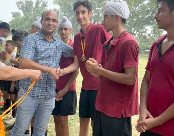 राजनांदगांव और पंजाब के हॉकी खिलाडियों के बीच ऐतिहासिक संबंधों का मृणाल चौबे ने पंजाब में किया जिक्र राजनांदगांव और पंजाब के हॉकी खिलाडियों के बीच ऐतिहासिक संबंधों का मृणाल चौबे ने पंजाब में किया जिक्र