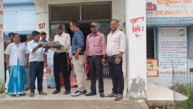 जिला टीकाकरण अधिकारी ने किया दूरस्थ स्वास्थ्य केन्द्रों का निरीक्षण