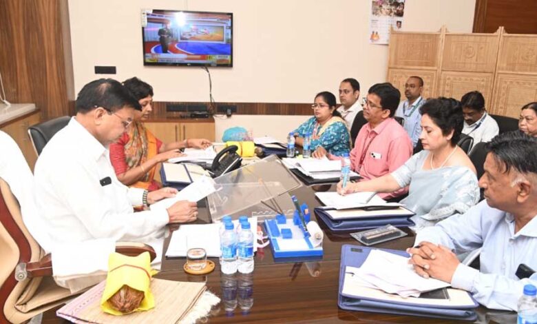 अब डिस्पेंसरी मजदूरों को सीधे विशेषज्ञ हॉस्पिटल में कर सकेंगे रेफर, श्रम मंत्री ने दिए निर्देश अब डिस्पेंसरी मजदूरों को सीधे विशेषज्ञ हॉस्पिटल में कर सकेंगे रेफर, श्रम मंत्री ने दिए निर्देश