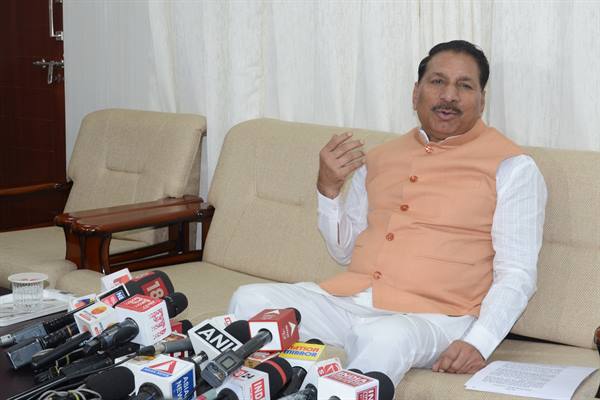 प्रदेश में उर्वरकों की कोई कमी नहीं है : कृषि मंत्री कंषाना प्रदेश में उर्वरकों की कोई कमी नहीं है : कृषि मंत्री कंषाना