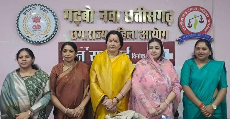महिला आयोग में नियुक्त सदस्यों ने किया पदभार ग्रहण महिला आयोग में नियुक्त सदस्यों ने किया पदभार ग्रहण