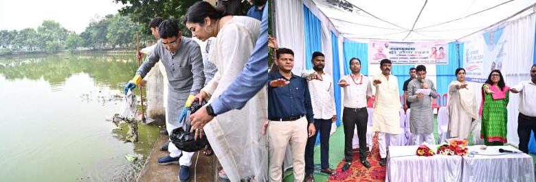 स्वच्छता ही सेवा अभियान में खिलाड़ियों के साथ खेल मंत्री ने की साफ सफाई स्वच्छता ही सेवा अभियान में खिलाड़ियों के साथ खेल मंत्री ने की साफ सफाई