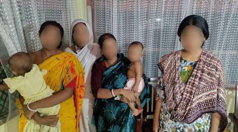 त्रिपुरा में अवैध रूप से प्रवेश कर रहे 12 बांग्लादेशी गिरफ्तार, एक बच्चा भी शामिल त्रिपुरा में अवैध रूप से प्रवेश कर रहे 12 बांग्लादेशी गिरफ्तार, एक बच्चा भी शामिल