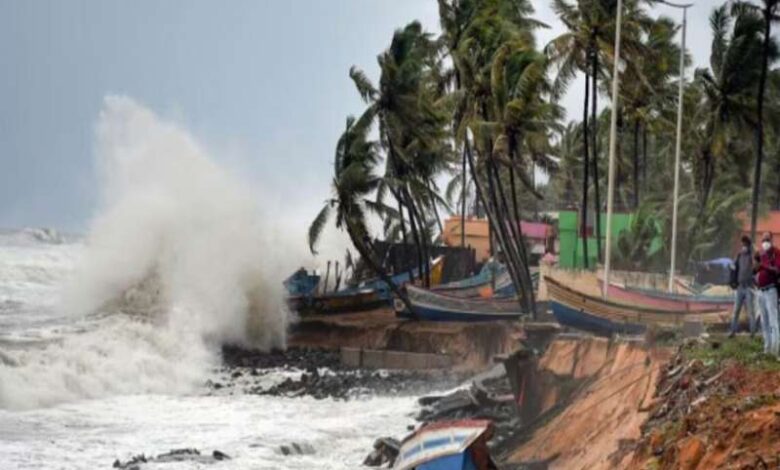 बंगाल की खाड़ी में बना निम्न दबाव का क्षेत्र, चक्रवाती तूफान में बदलने की संभावना बंगाल की खाड़ी में बना निम्न दबाव का क्षेत्र, चक्रवाती तूफान में बदलने की संभावना