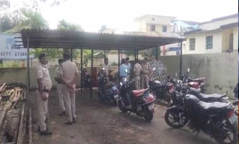 हिरासत में आरोपी ने की खुदकुशी, संदेह के घेरे में रेल्वें सुरक्षा बल हिरासत में आरोपी ने की खुदकुशी, संदेह के घेरे में रेल्वें सुरक्षा बल