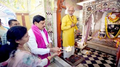 मुख्यमंत्री डॉ. यादव ने सपत्नीक किये भगवान कामतानाथ के दर्शन