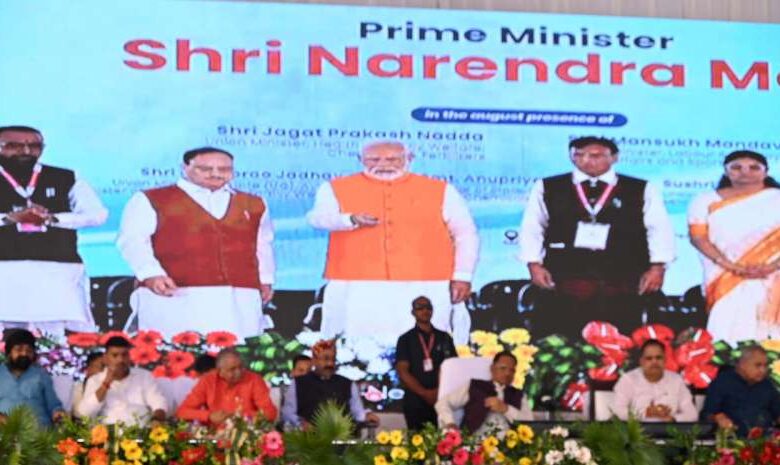 लोग जितना ज्यादा स्वस्थ रहेंगे, देश की प्रगति उतनी ही तेजी से होगी : प्रधानमंत्री नरेन्द्र मोदी लोग जितना ज्यादा स्वस्थ रहेंगे, देश की प्रगति उतनी ही तेजी से होगी : प्रधानमंत्री नरेन्द्र मोदी