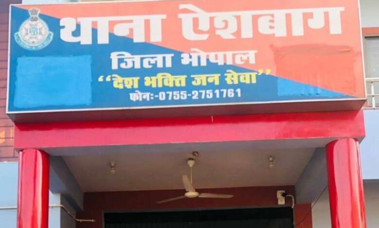 14 साल के किशोर ने सीढ़ी की रेलिंग पर दुपट्टा बांधकर फांसी लगाई