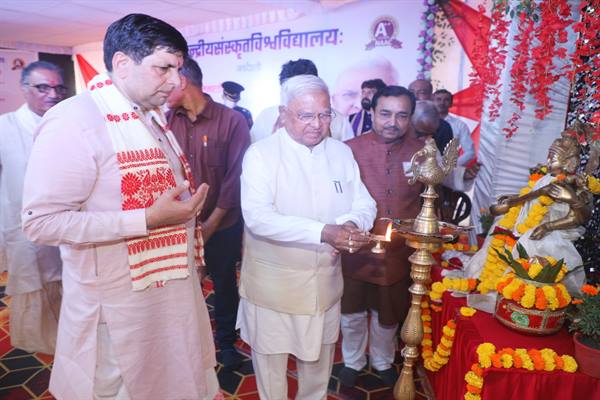 प्रतियोगिता में भाग लेने से मिलता है नया जोश और मनोबल : राज्यपाल पटेल प्रतियोगिता में भाग लेने से मिलता है नया जोश और मनोबल : राज्यपाल पटेल