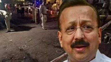 शिव कुमार गौतम और जीशान अख्तर के खिलाफ मुंबई पुलिस ने लुकआउट सर्कुलर जारी किया 