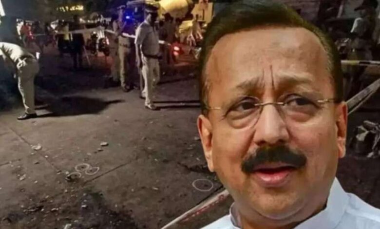 शिव कुमार गौतम और जीशान अख्तर के खिलाफ मुंबई पुलिस ने लुकआउट सर्कुलर जारी किया शिव कुमार गौतम और जीशान अख्तर के खिलाफ मुंबई पुलिस ने लुकआउट सर्कुलर जारी किया