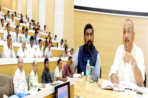 छात्रावासों का नियमित निरीक्षण करें, सभी विद्यार्थियों के बनायें हेल्थ कार्ड- जनजातीय कार्य मंत्री डॉ. शाह छात्रावासों का नियमित निरीक्षण करें, सभी विद्यार्थियों के बनायें हेल्थ कार्ड- जनजातीय कार्य मंत्री डॉ. शाह