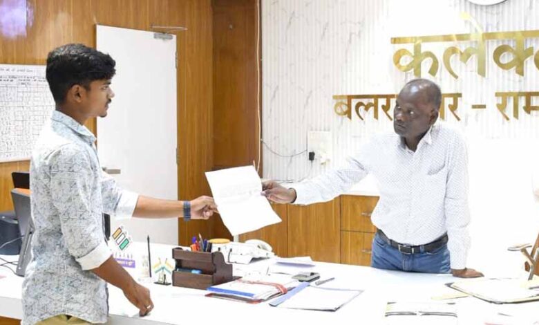 प्रशासन ने 22 आवेदकों को अनुकंपा नियुक्ति प्रदान की