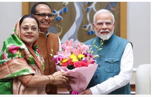 केंद्रीय मंत्री शिवराज के बेटों की शादी में शामिल होंगे पीएम मोदी, सपरिवार न्योता देने पहुंचे