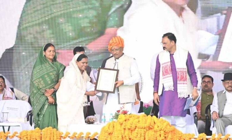 मुख्यमंत्री साय बोले- आदिवासी समाज का बेटा इसलिए हर सुख-दुख में साथ हूं