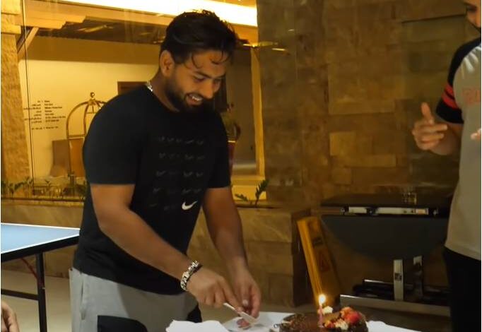 ऋषभ पंत का 27वां जन्मदिन, उत्तराखंड के रुड़की में हुआ था जन्म ऋषभ पंत का 27वां जन्मदिन, उत्तराखंड के रुड़की में हुआ था जन्म