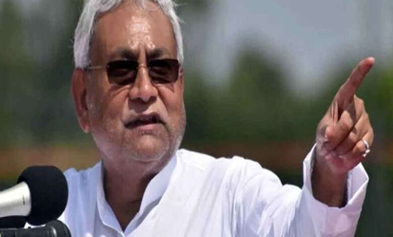 खतियान में गलत जानकारी: कई जगहों पर खतियान में गलत जानकारी दर्ज होने की समस्या सामने आई है, जिससे भूमि मालिकों के अधिकार प्रभावित हो रहे हैं। खतियान में गलत जानकारी: कई जगहों पर खतियान में गलत जानकारी दर्ज होने की समस्या सामने आई है, जिससे भूमि मालिकों के अधिकार प्रभावित हो रहे हैं।