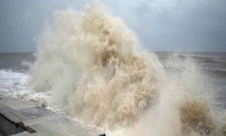 मौसम विभाग की चेतावनी: IMD ने बताया है कि चक्रवात ‘दाना’ के चलते झारखंड के कई जिलों में भारी बारिश और तेज़ हवाएँ चलने की संभावना है। मौसम विभाग की चेतावनी: IMD ने बताया है कि चक्रवात ‘दाना’ के चलते झारखंड के कई जिलों में भारी बारिश और तेज़ हवाएँ चलने की संभावना है।