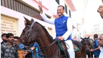 घोड़े पर सवार होकर वोट डालने पहुंचे हरियाणा भाजपा के सांसद नवीन जिंदल, सासंद ने कही यह बड़ी बात