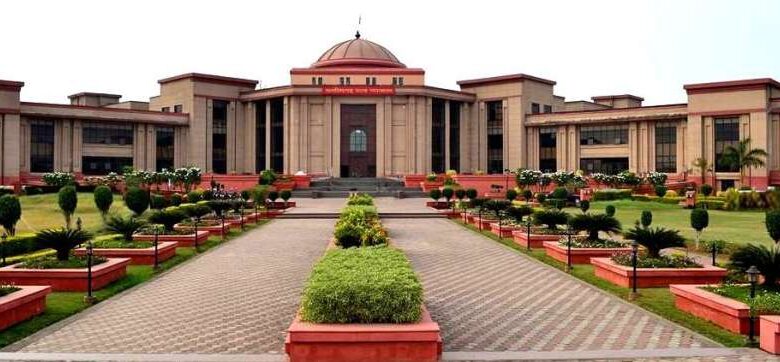 पिता ने 11 वर्ष तक मुकदमा लडकऱ जवान बेटे के दो हत्यारों को हाईकोर्ट से दिलाई सजा पिता ने 11 वर्ष तक मुकदमा लडकऱ जवान बेटे के दो हत्यारों को हाईकोर्ट से दिलाई सजा