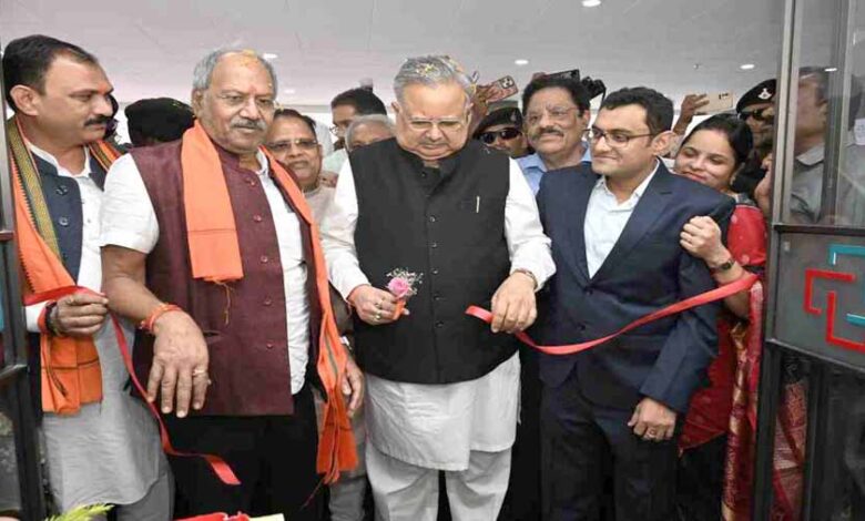 चंदा देवी मल्टीस्पेशयलिटी हाॅस्पिटल के नवीन भवन का विधानसभा अध्यक्ष डाॅ. रमन सिंह ने किया लोकार्पण चंदा देवी मल्टीस्पेशयलिटी हाॅस्पिटल के नवीन भवन का विधानसभा अध्यक्ष डाॅ. रमन सिंह ने किया लोकार्पण