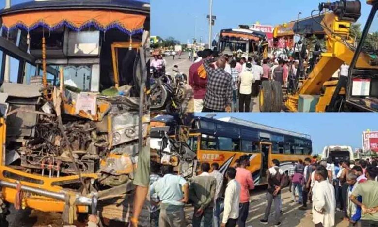 छत्तीसगढ़-धमतरी में पुलिस बस ने ट्रक को मारी टक्कर, 15 पुलिस जवान घायल और तीन गंभीर छत्तीसगढ़-धमतरी में पुलिस बस ने ट्रक को मारी टक्कर, 15 पुलिस जवान घायल और तीन गंभीर