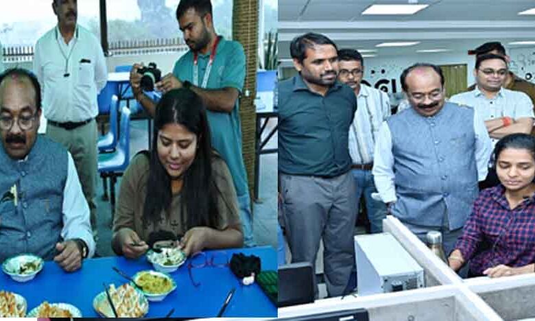 छत्तीसगढ़-रायपुर की तक्षशिला लाइब्रेरी पहुंचे डिप्टी सीएम साव, युवाओं से चर्चा कर साथ में चखे फरा-चटनी छत्तीसगढ़-रायपुर की तक्षशिला लाइब्रेरी पहुंचे डिप्टी सीएम साव, युवाओं से चर्चा कर साथ में चखे फरा-चटनी