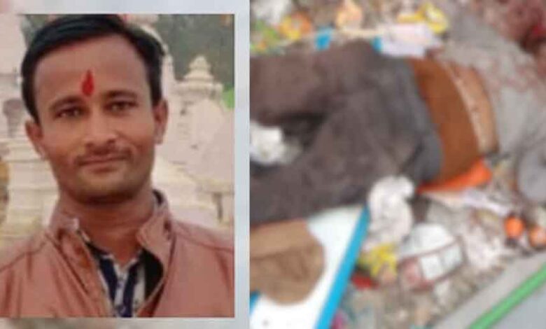 छत्तीसगढ़-बिलासपुर के स्कूल में मिली ई-रिक्शा चालक की रक्तरंजित लाश, कारण की तलाश में जुटी पुलिस छत्तीसगढ़-बिलासपुर के स्कूल में मिली ई-रिक्शा चालक की रक्तरंजित लाश, कारण की तलाश में जुटी पुलिस