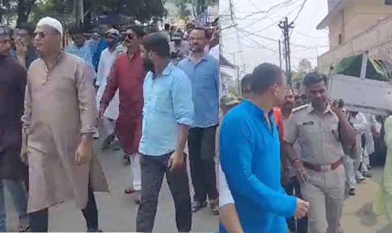 छत्तीसगढ़-मनेंद्रगढ़ की मां और बेटी के जनाजे को एसपी ने दिया कंधा, सूरजपुर में हुई थी प्रधान आरक्षक की पत्नी और बेटी की हत्या छत्तीसगढ़-मनेंद्रगढ़ की मां और बेटी के जनाजे को एसपी ने दिया कंधा, सूरजपुर में हुई थी प्रधान आरक्षक की पत्नी और बेटी की हत्या