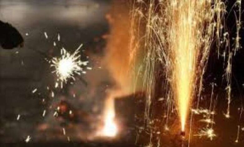 प्रशासन का फैसला: दीपावली और छठ पर आतिशबाजी के लिए तय की गई समय-सीमा प्रशासन का फैसला: दीपावली और छठ पर आतिशबाजी के लिए तय की गई समय-सीमा