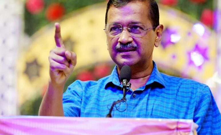 बीजेपी दिल्ली की जनहित योजनाएं बंद करने सत्ता में आना चाहती है : केजरीवाल बीजेपी दिल्ली की जनहित योजनाएं बंद करने सत्ता में आना चाहती है : केजरीवाल