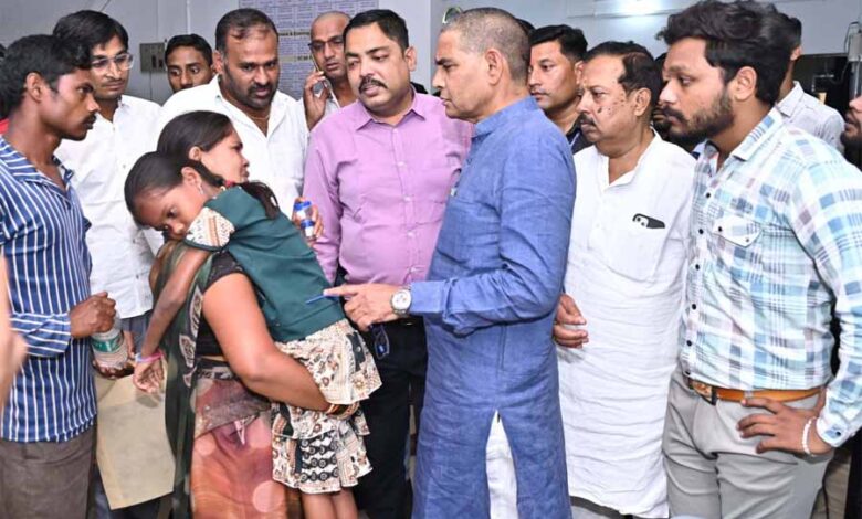 राजस्व मंत्री वर्मा ने तिल्दा-नेवरा सामुदायिक स्वास्थ्य केंद्र का आकस्मिक निरीक्षण किया
