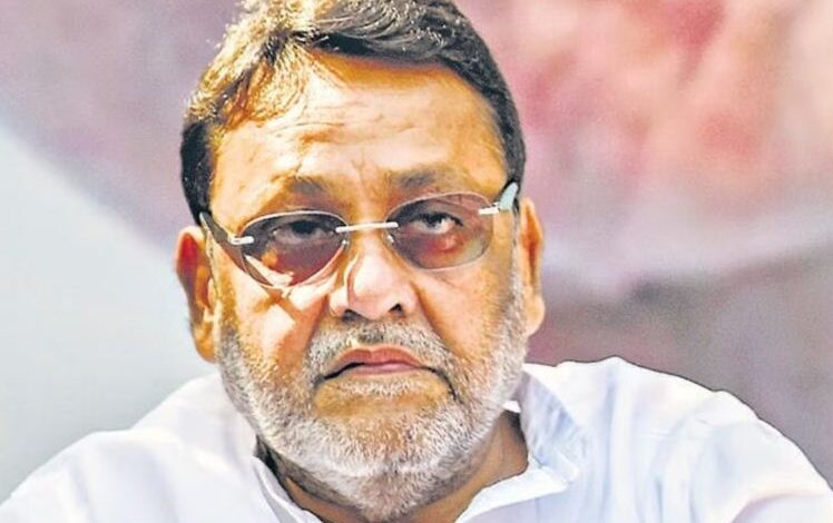 नवाब मलिक की घोषणा, नहीं थामूंगा महायुति गठबंधन का झंडा 