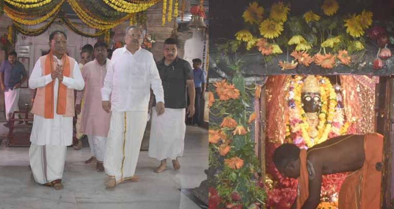 मुख्यमंत्री विष्णु देव साय ने बस्तर की आराध्य देवी मां दंतेश्वरी की पूजा-अर्चना कर प्रदेशवासियों की खुशहाली की कामना की मुख्यमंत्री विष्णु देव साय ने बस्तर की आराध्य देवी मां दंतेश्वरी की पूजा-अर्चना कर प्रदेशवासियों की खुशहाली की कामना की