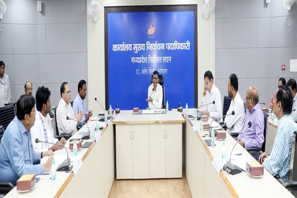 हर मतदान केंद्र के बीएलए को एक्टिव करें : सीईओ हर मतदान केंद्र के बीएलए को एक्टिव करें : सीईओ
