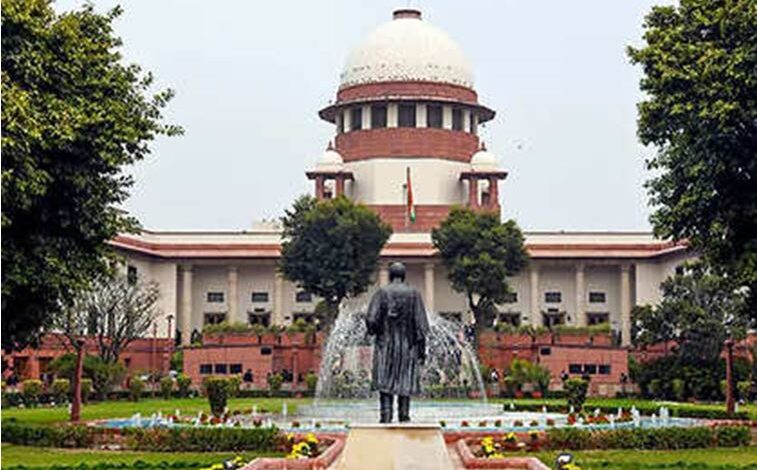 सुप्रीम कोर्ट ने अस्पतालों में सीसीटीवी, शौचालयों व अलग विश्राम कक्षों के निर्माण में धीमी गति पर बंगाल सरकार को ताना सुप्रीम कोर्ट ने अस्पतालों में सीसीटीवी, शौचालयों व अलग विश्राम कक्षों के निर्माण में धीमी गति पर बंगाल सरकार को ताना