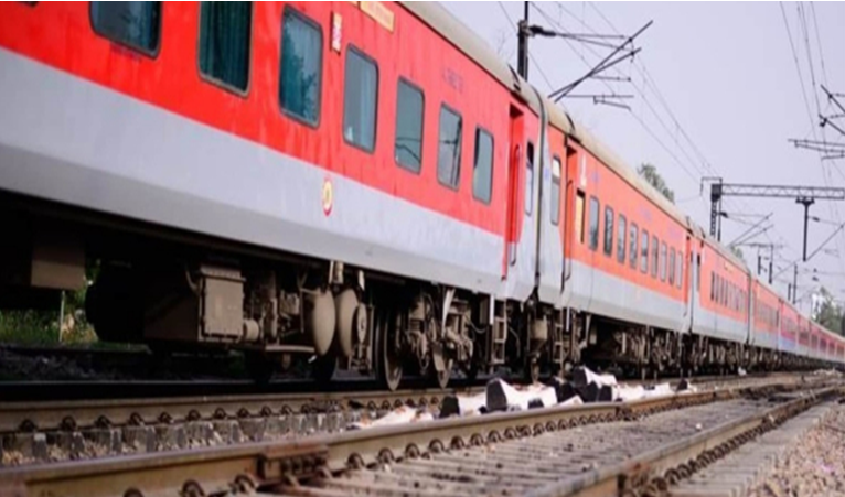 बदल गया रिजर्वेशन का नियम, यात्रियों को मिली बड़ी राहत, जानें डिटेल बदल गया रिजर्वेशन का नियम, यात्रियों को मिली बड़ी राहत, जानें डिटेल