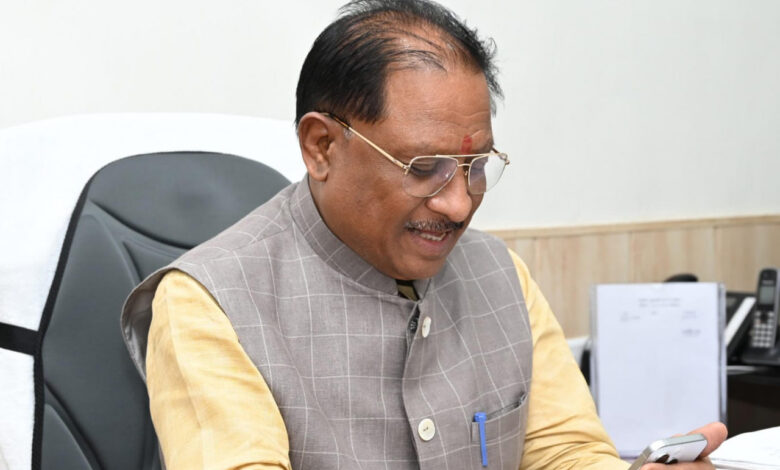 संघर्षों में पली बिटिया ने थामा बैडमिंटन का रैकेट तो मुख्यमंत्री ने दी शाबाशी, कहा- खूब आगे बढिय़े, हम आपके साथ हैं संघर्षों में पली बिटिया ने थामा बैडमिंटन का रैकेट तो मुख्यमंत्री ने दी शाबाशी, कहा- खूब आगे बढिय़े, हम आपके साथ हैं
