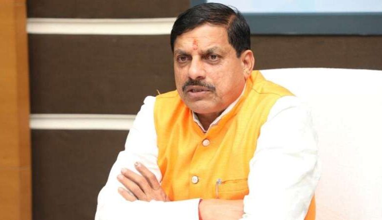 मंत्रियों और अधिकारियों से केंद्रीय योजनाओं का हिसाब लेंगे डॉ. मोहन मंत्रियों और अधिकारियों से केंद्रीय योजनाओं का हिसाब लेंगे डॉ. मोहन