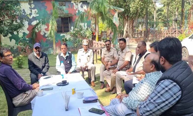 एटीआर प्रबंधन की नई पहल, वन्य प्राणी विचरण बोर्ड के साथ हाथी प्रभावित क्षेत्र की दी सूचना एटीआर प्रबंधन की नई पहल, वन्य प्राणी विचरण बोर्ड के साथ हाथी प्रभावित क्षेत्र की दी सूचना
