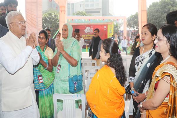 ग्रामीण विकास उत्सव, उत्पादों और कारीगरों के प्रोत्साहन का प्रभावी मंच : राज्यपाल मंगुभाई पटेल ग्रामीण विकास उत्सव, उत्पादों और कारीगरों के प्रोत्साहन का प्रभावी मंच : राज्यपाल मंगुभाई पटेल