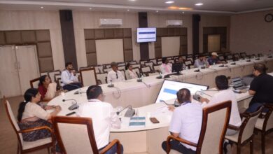 सामान्य प्रेक्षक जी. रेखा रानी के समक्ष ईवीएम एवं वीवी पैट का हुआ द्वितीय रेण्डमाईजेशन
