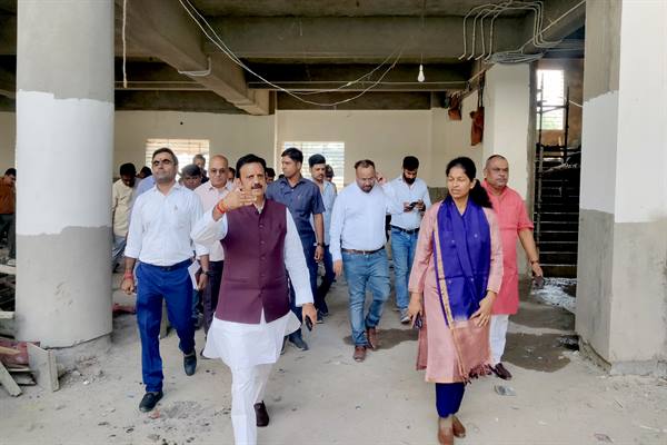 जिला अस्पताल को श्रेष्ठ उपचार का केन्द्र बनाएं : उप मुख्यमंत्री शुक्ल जिला अस्पताल को श्रेष्ठ उपचार का केन्द्र बनाएं : उप मुख्यमंत्री शुक्ल